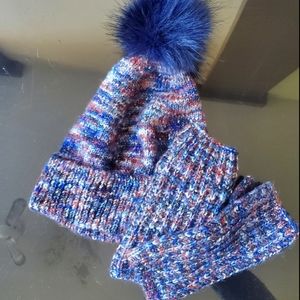 Cute and cozy toque-glove set